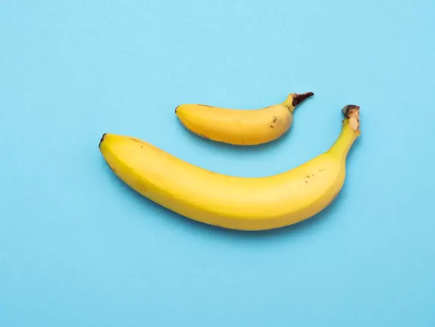 банан мысалында помп бар кішкентай және үлкейтілген пениса